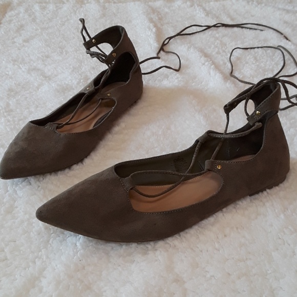 Old navy army green lace up flats - Picture 1 of 2